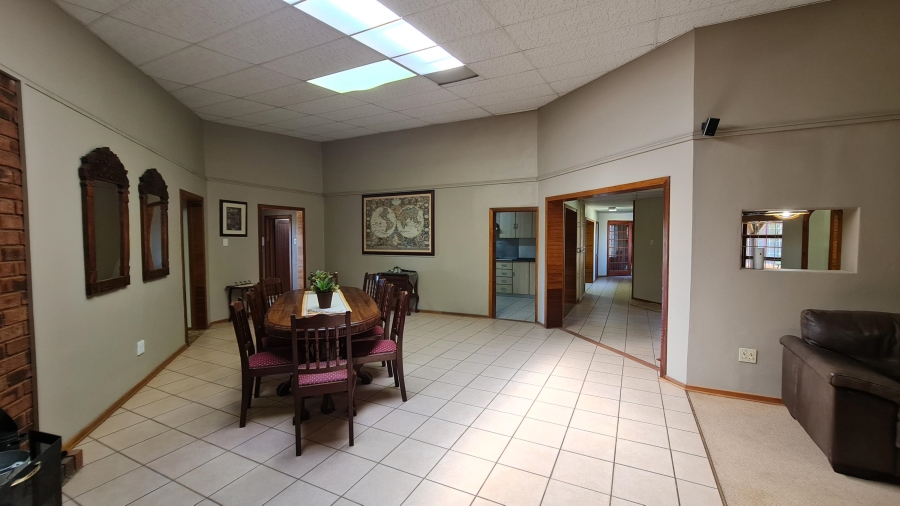 6 Bedroom Property for Sale in Bainsvlei Free State